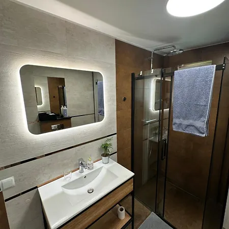 Jacuzzi Bubble - 15 Minutes Drive From The Old Town Daire